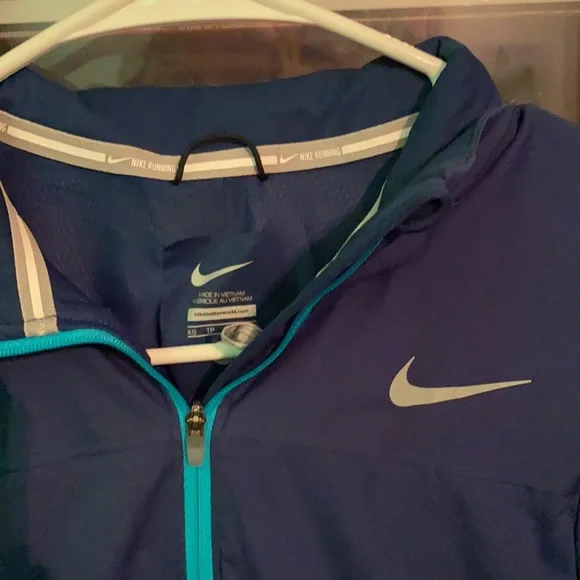 Blue Nike running sweatshirt - Picture 3 of 7